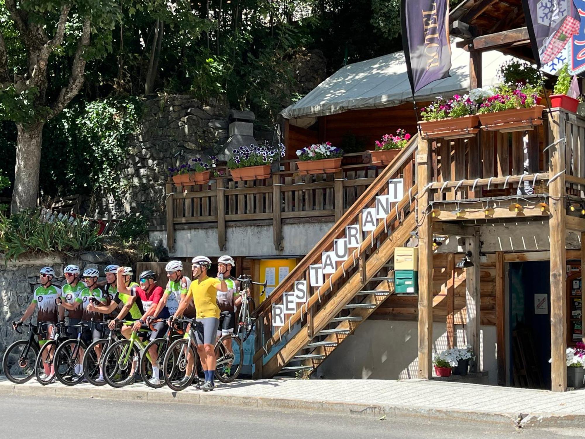 Hotel Des Alpes - Skiers & Bikers Lodge La Grave Exterior photo